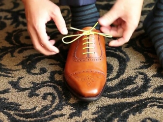Tổng hợp 12 cách buộc dây giày converse hợp thời trang